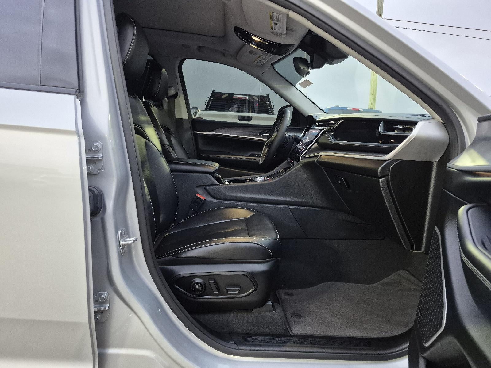 2022 Jeep Grand Cherokee 4xe BASE