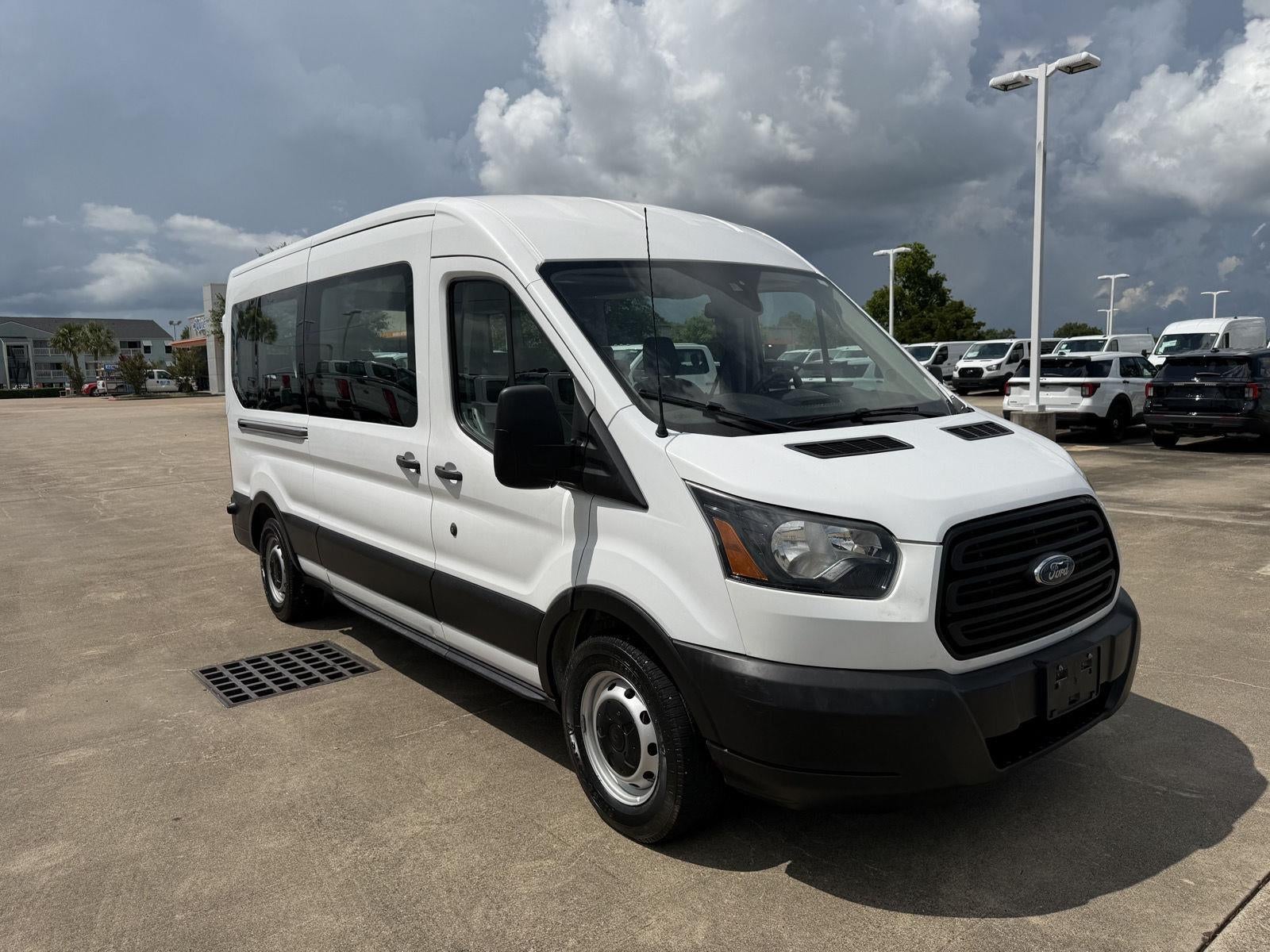 2019 Ford TRANSIT CONNECT Base