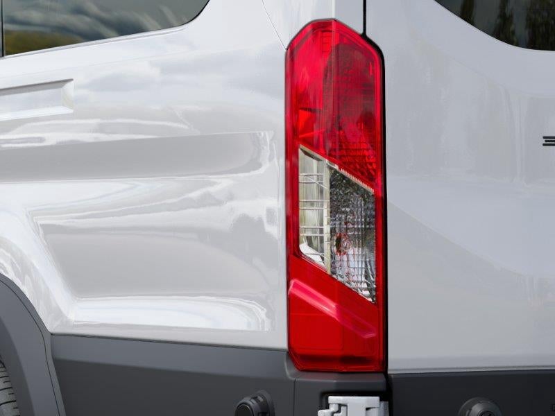 2027 Ford Transit Passenger Wagon DRW 350 HD XLT