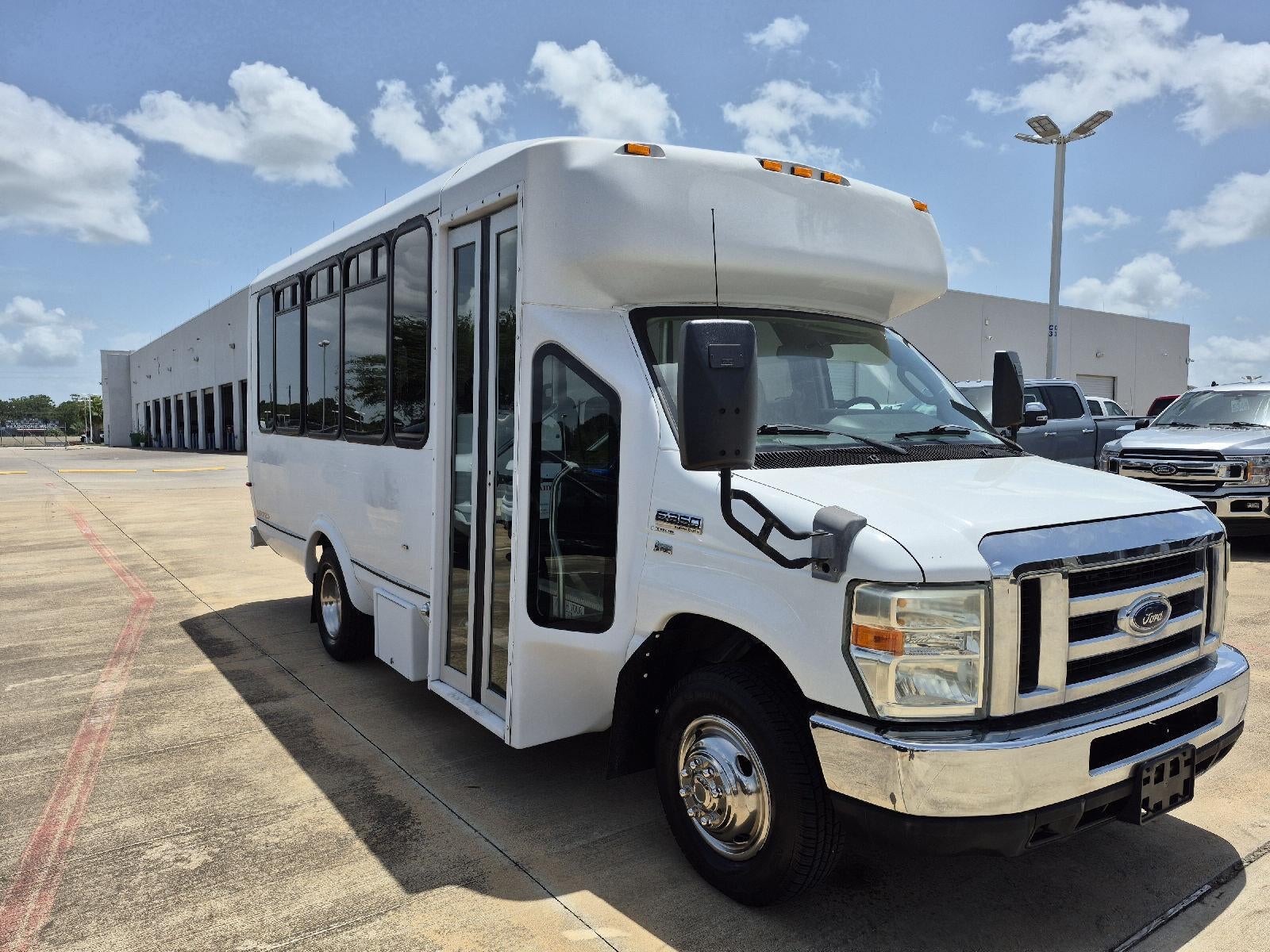 2011 Ford Econoline Commercial Cutaway CUTWY
