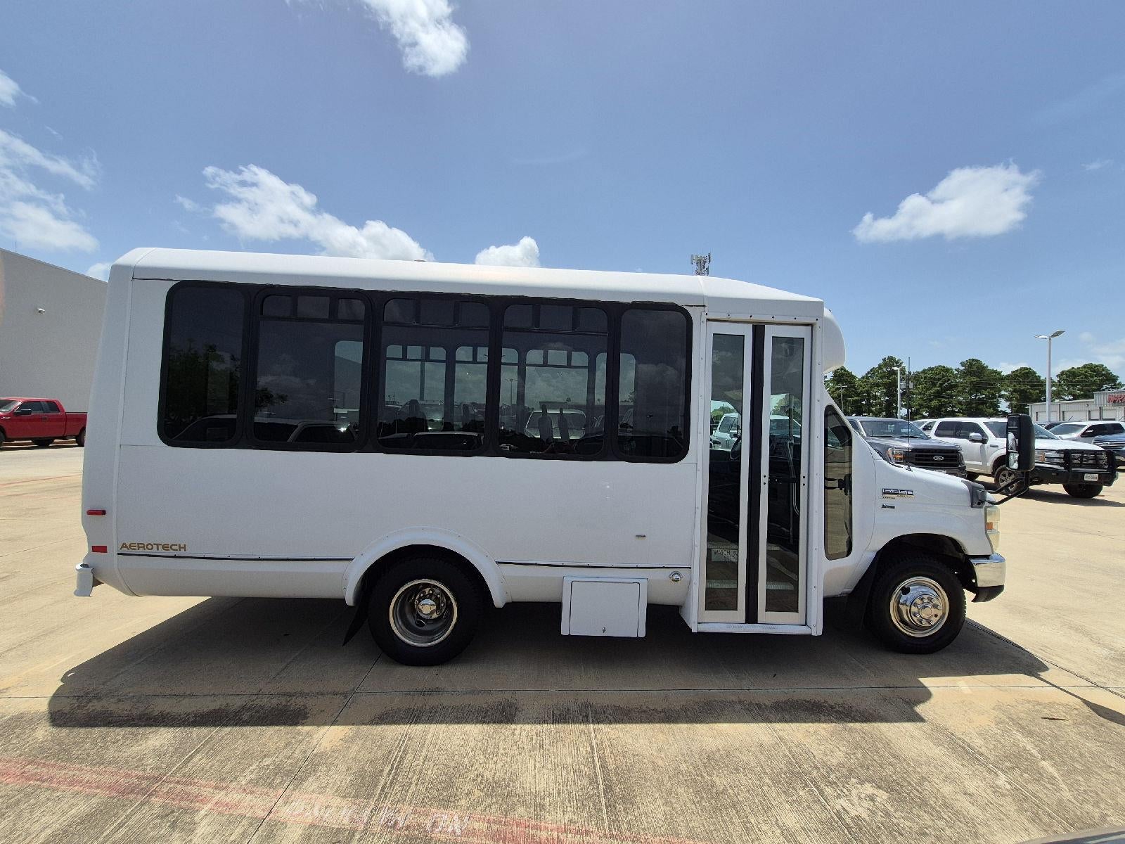 2011 Ford Econoline Commercial Cutaway CUTWY