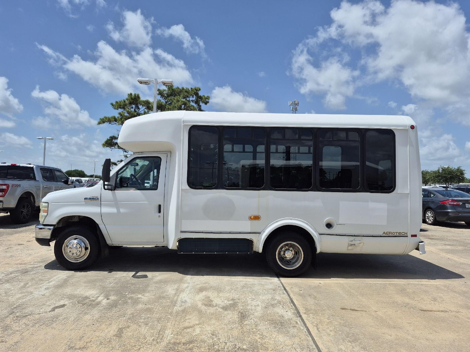 2013 Ford Econoline Commercial Cutaway CUTWY