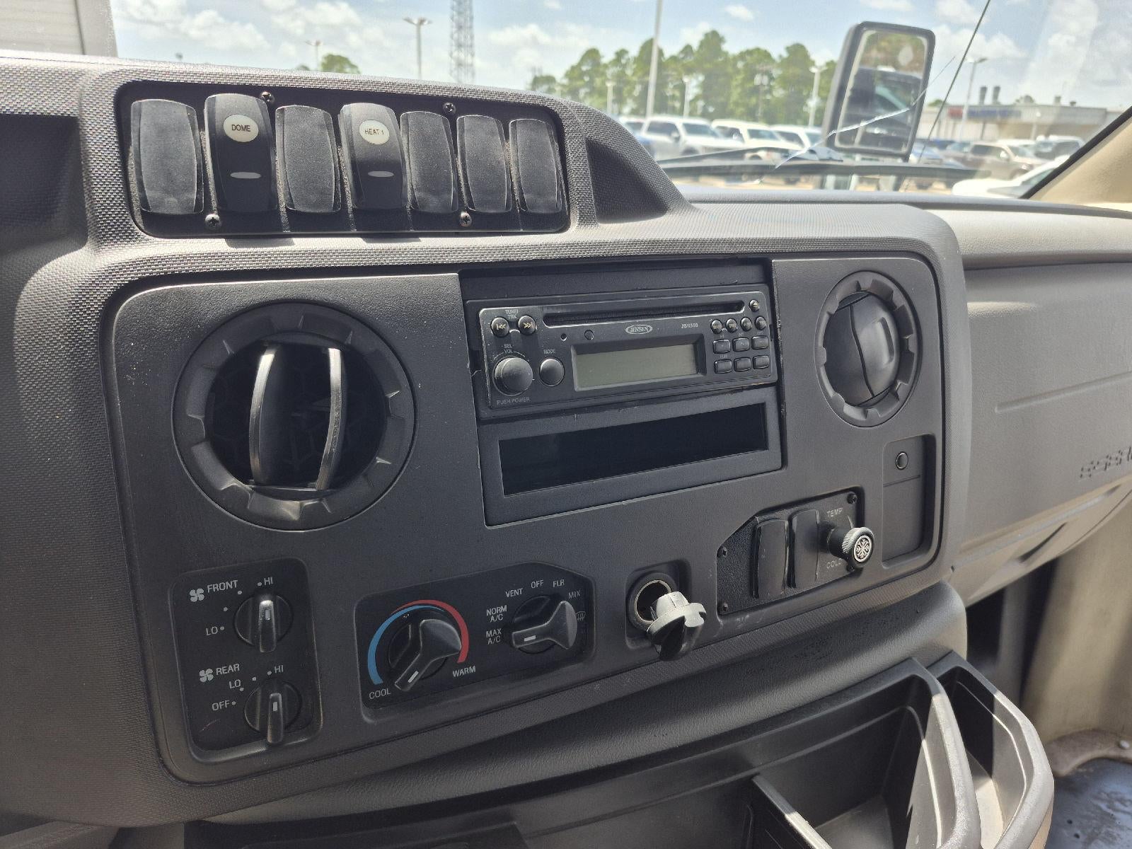 2013 Ford Econoline Commercial Cutaway CUTWY