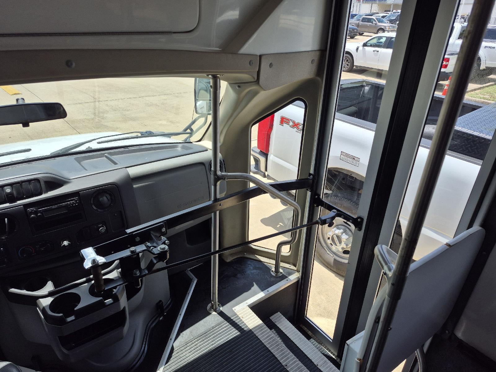 2013 Ford Econoline Commercial Cutaway CUTWY