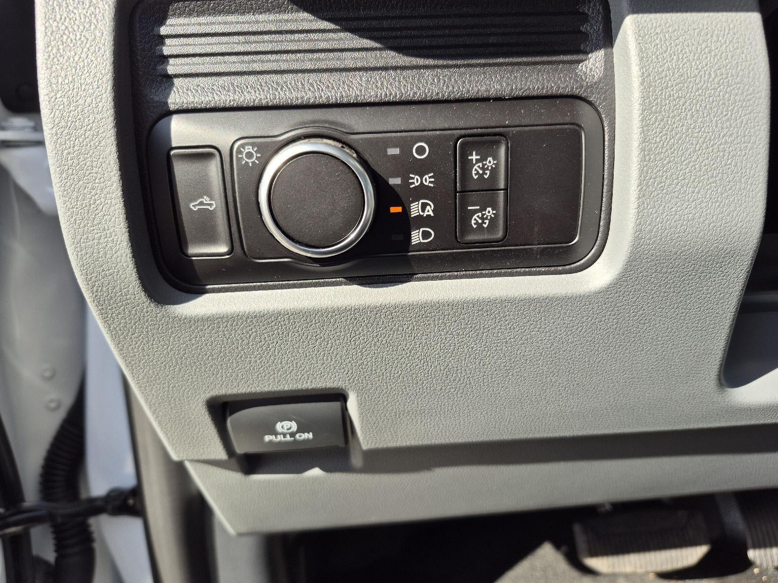 2026 Ford Super Duty F-550 DRW GOOSENECK XL