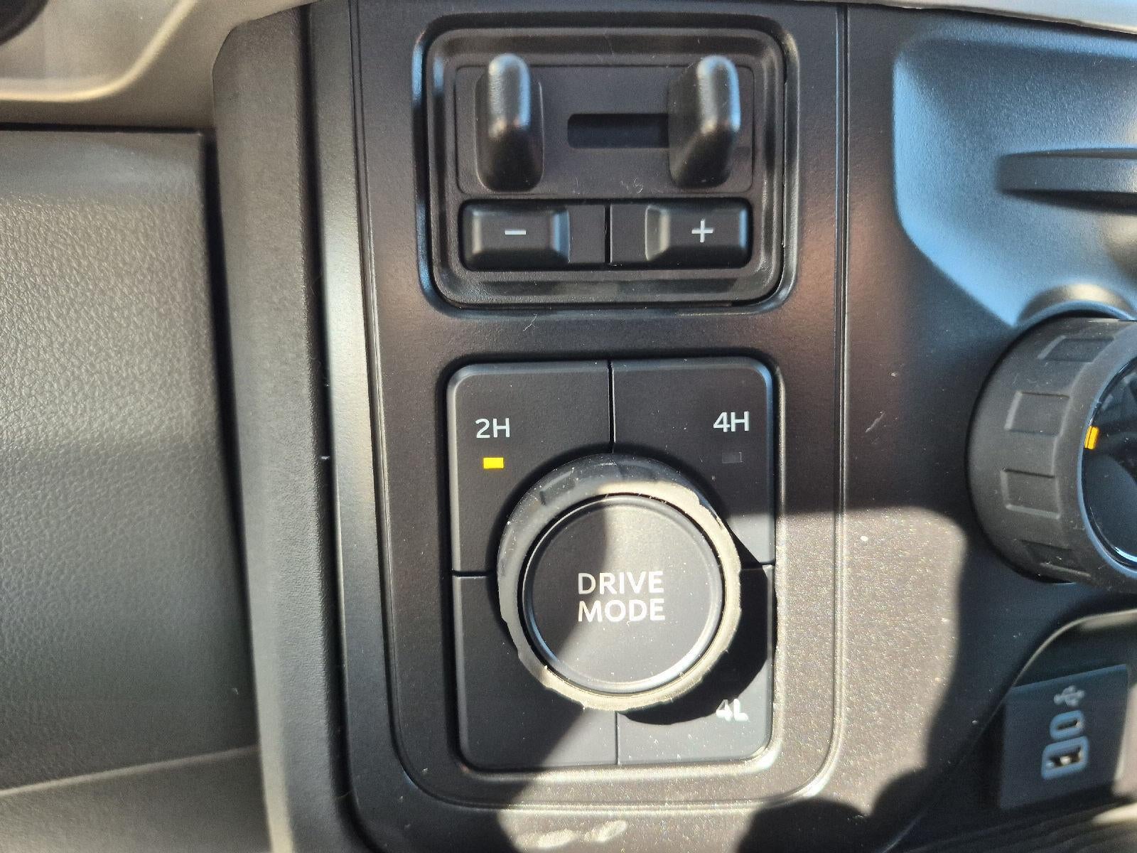 2026 Ford Super Duty F-550 DRW GOOSENECK XL