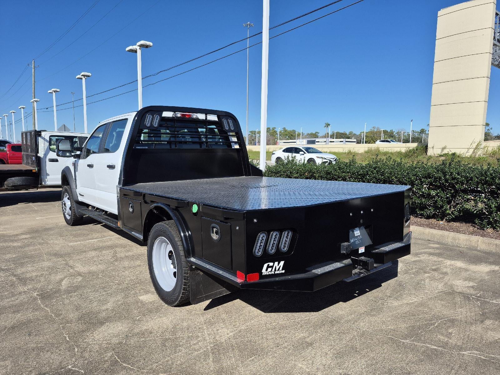 2026 Ford Super Duty F-550 DRW GOOSENECK XL