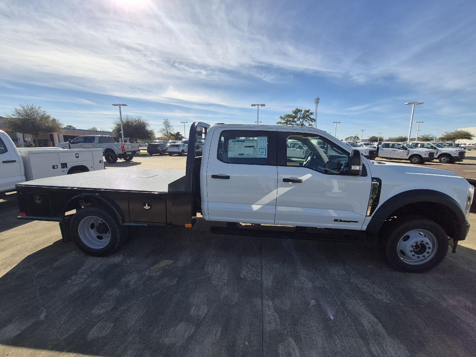 2026 Ford Super Duty F-550 DRW GOOSENECK XL