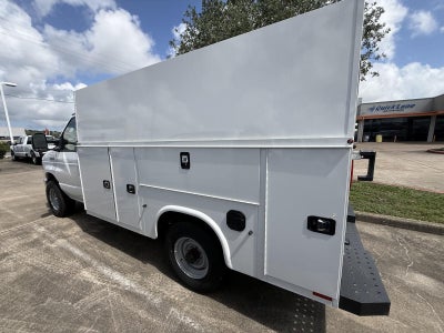 2026 Ford E-Series Cutaway BASE