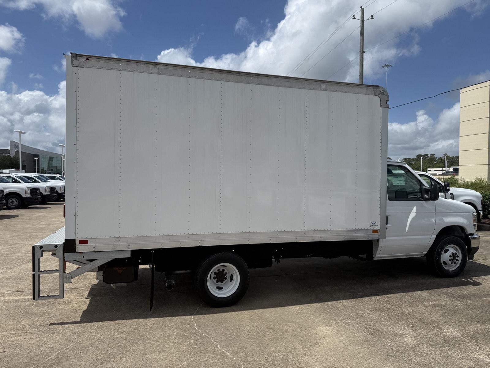 2026 Ford E-Series Cutaway BASE