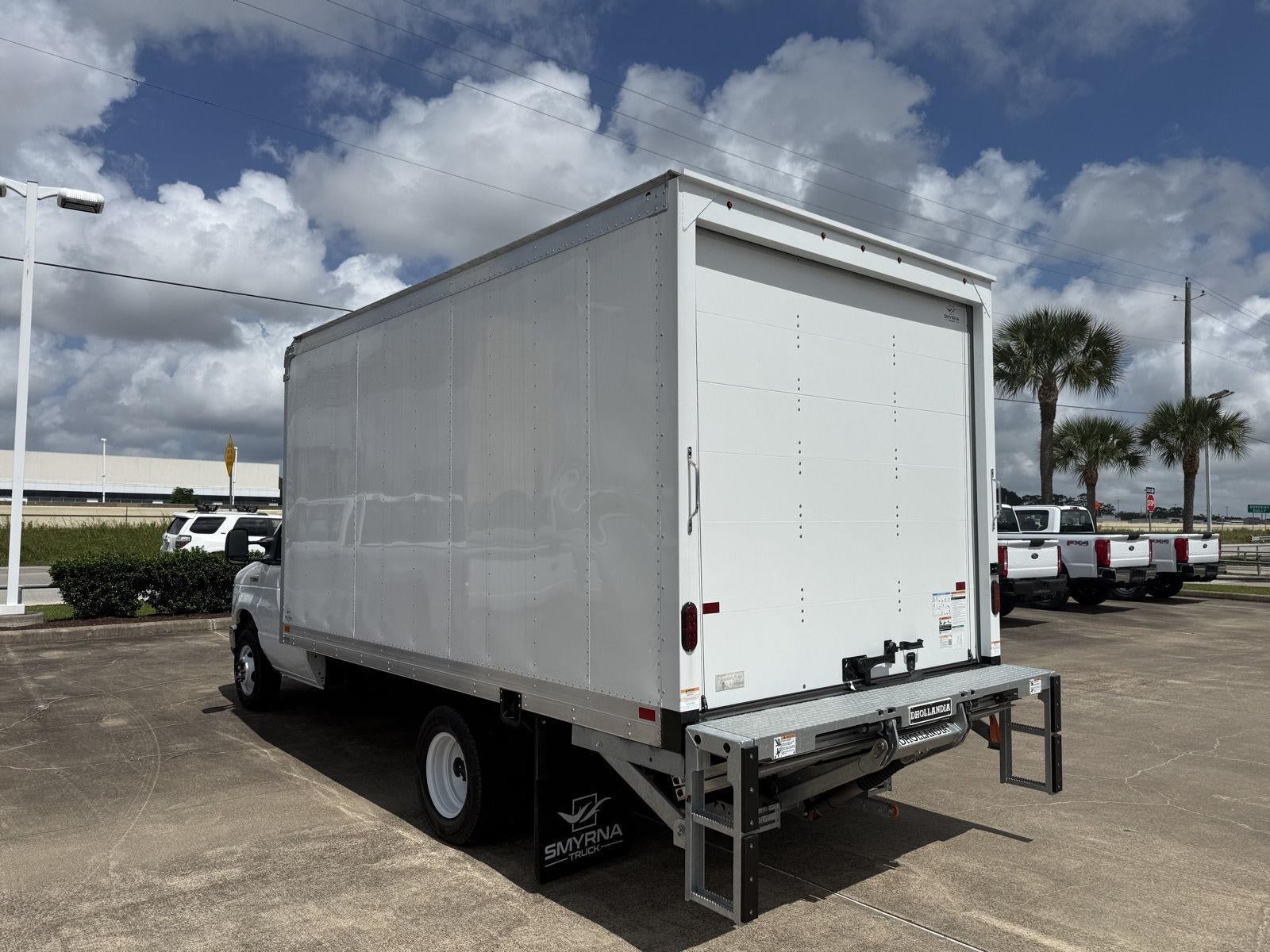 2026 Ford E-Series Cutaway BASE