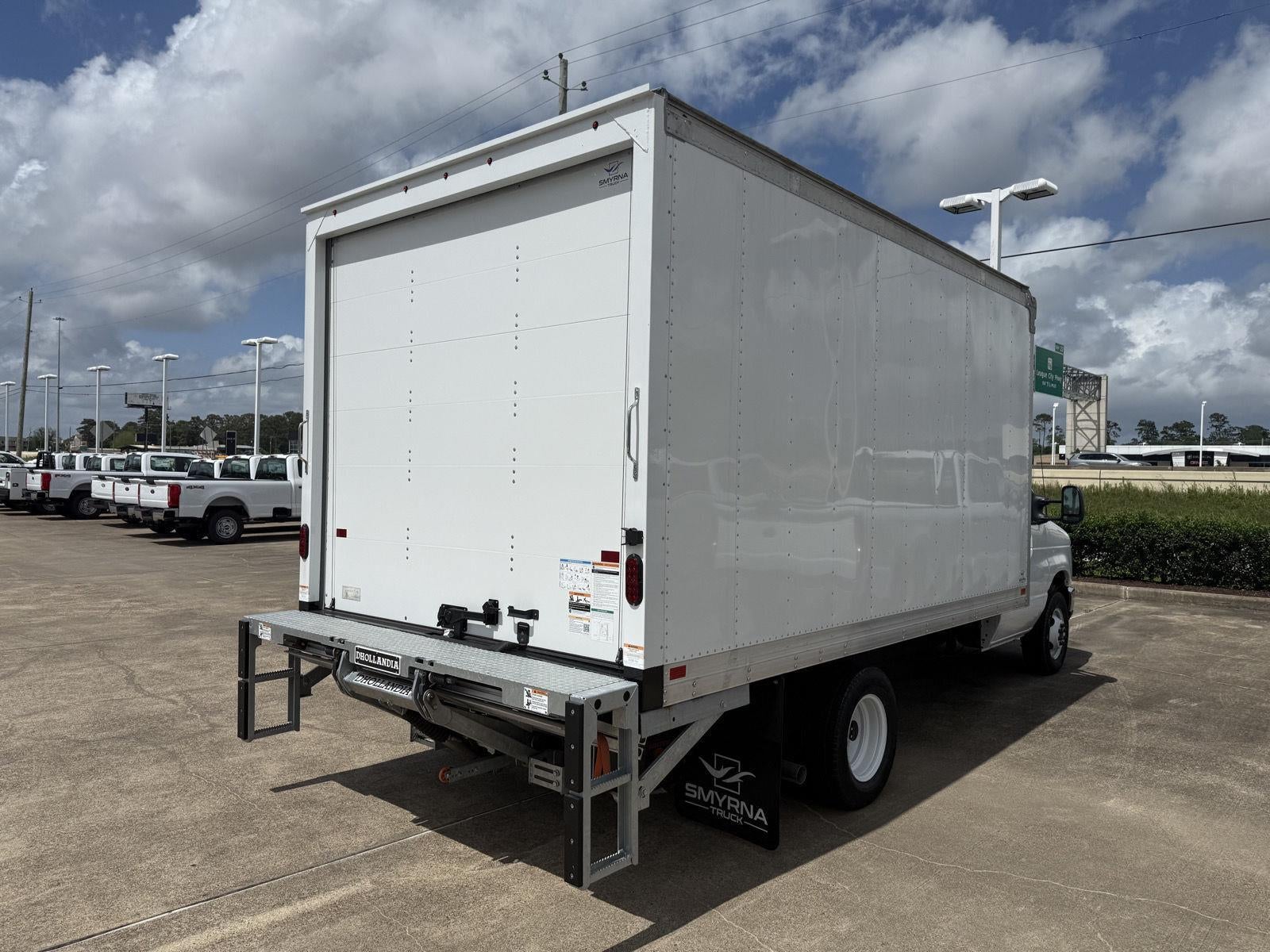 2026 Ford E-Series Cutaway BASE