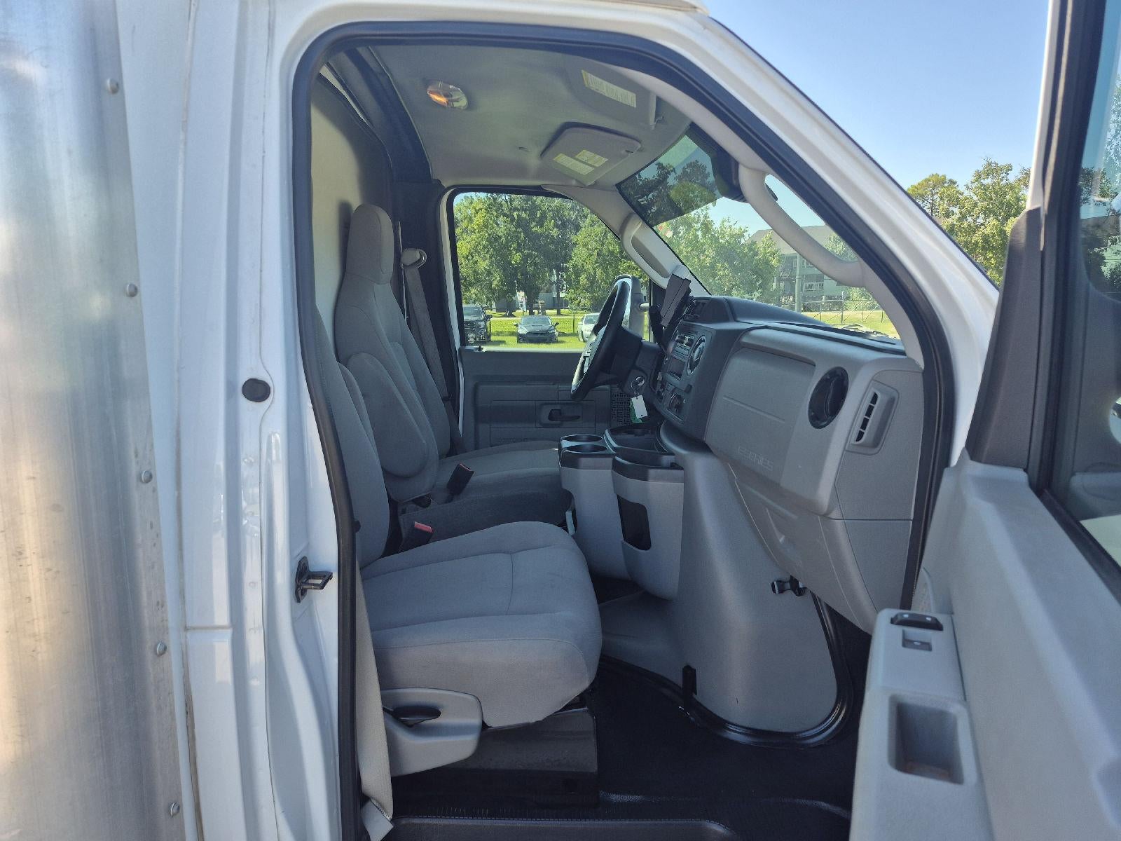 2024 Ford E-Series Cutaway BASE