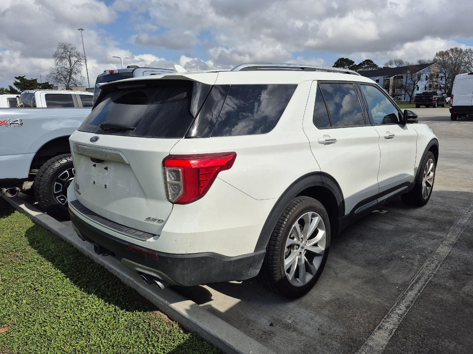 2023 Ford Explorer Platinum