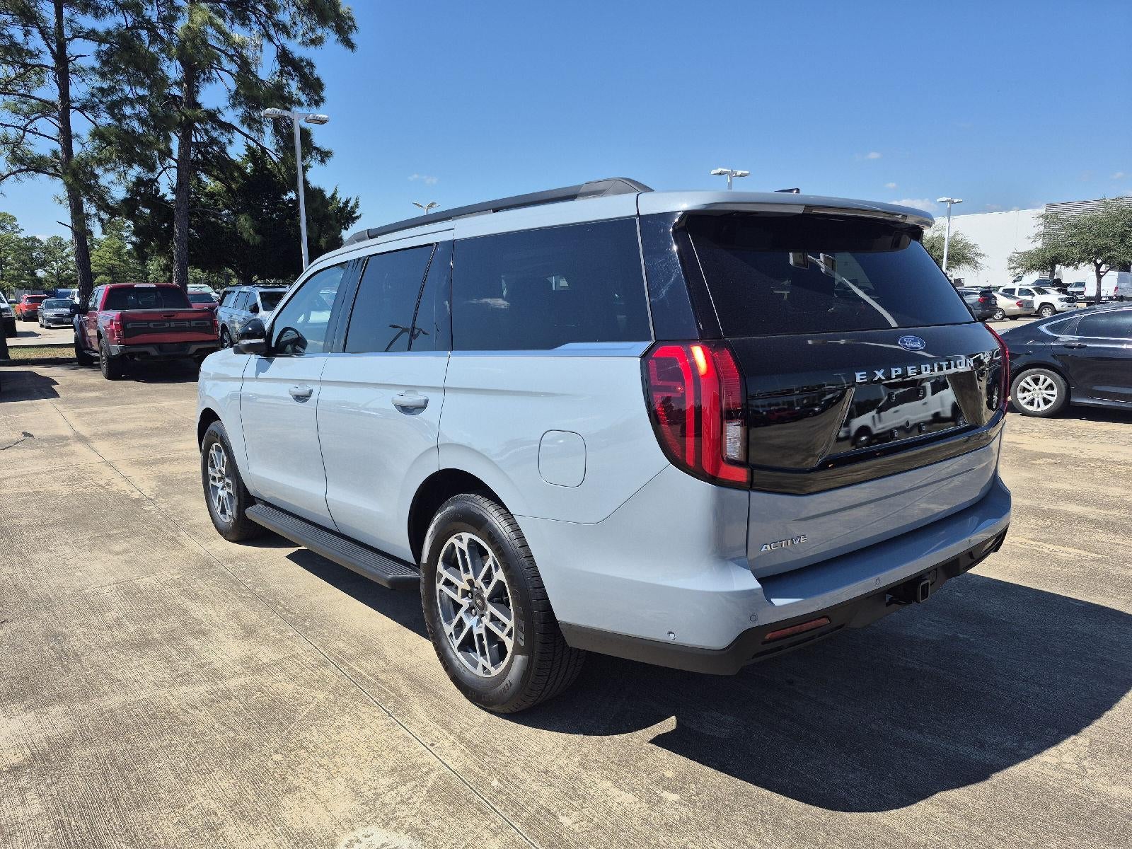 2025 Ford Expedition Active