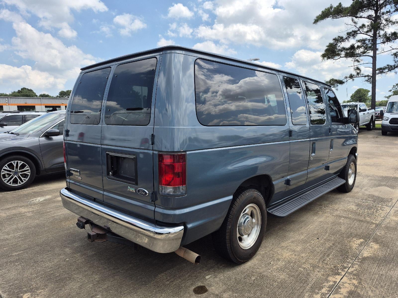 2012 Ford E-Series E-150 XLT