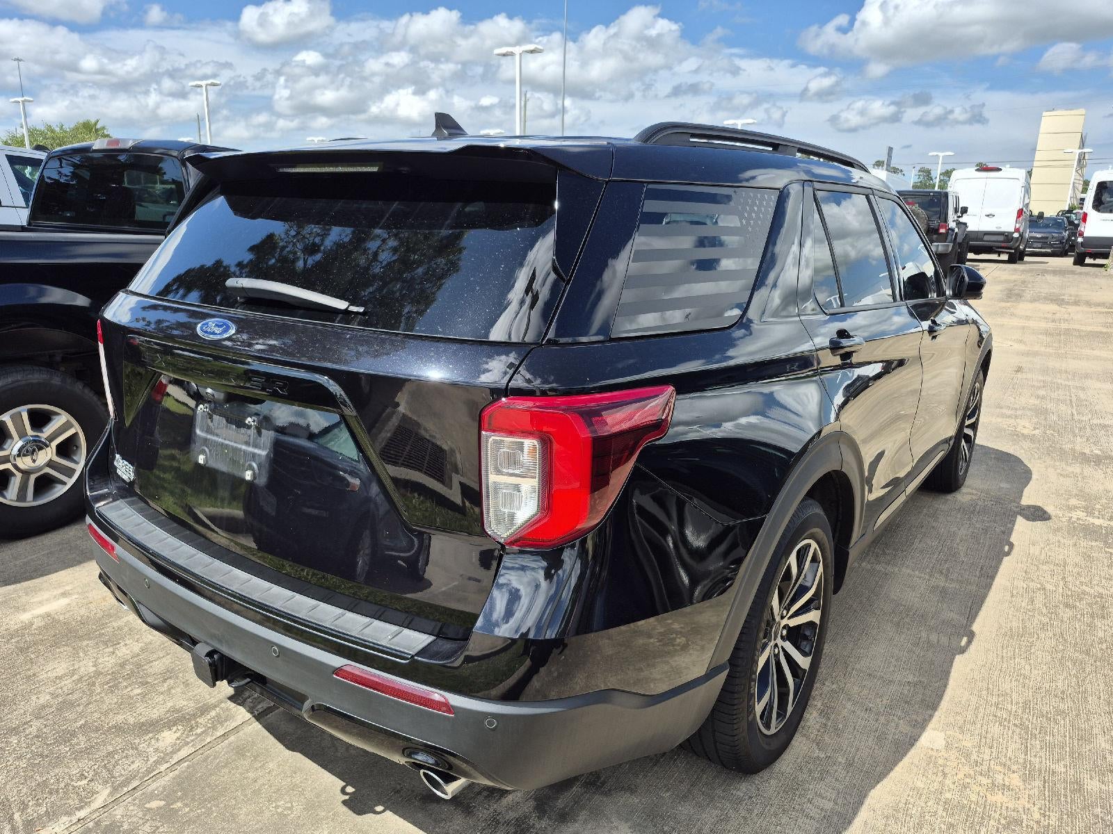 2023 Ford Explorer ST-Line