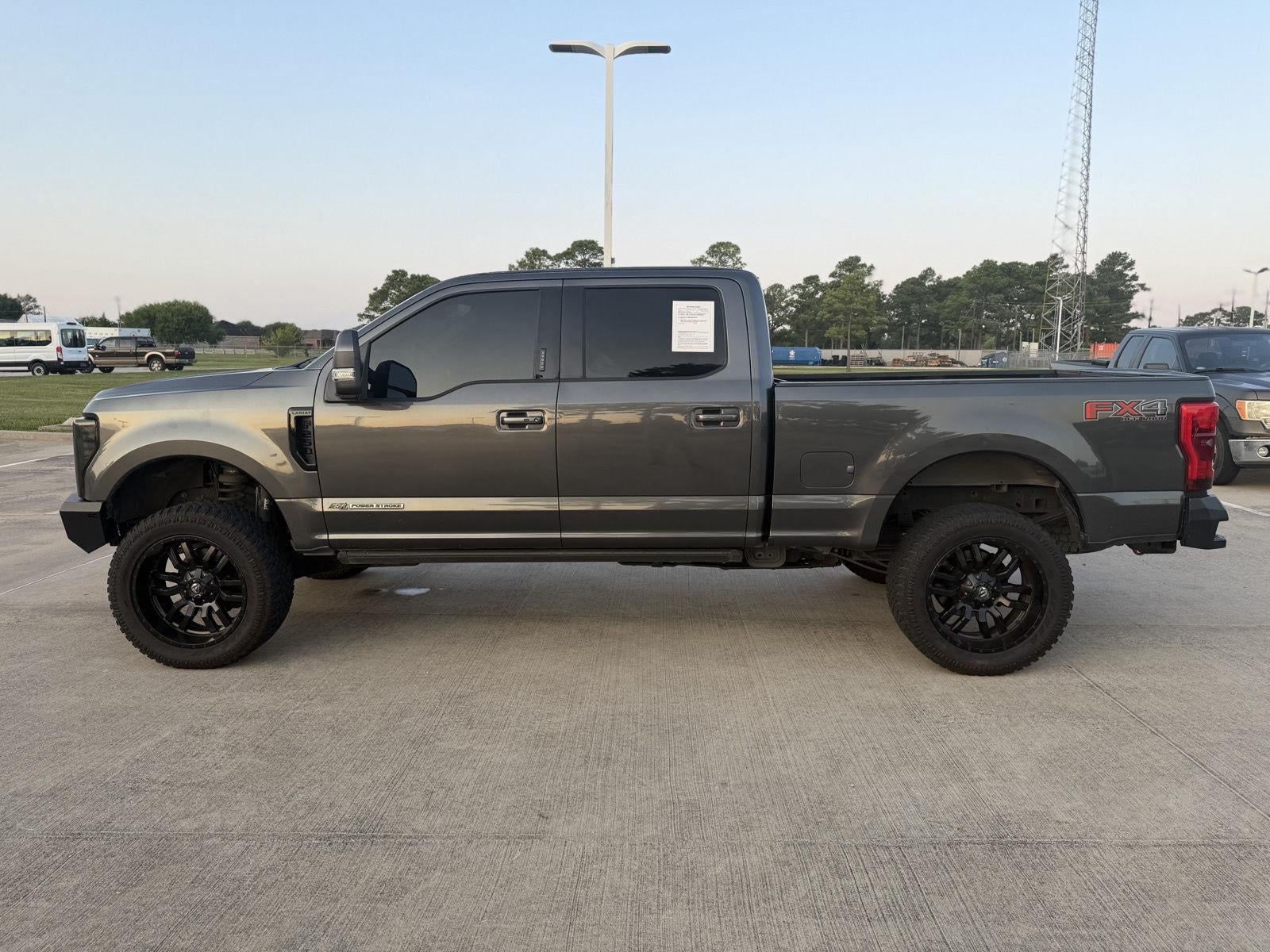 2017 Ford Super Duty F-250 Lariat