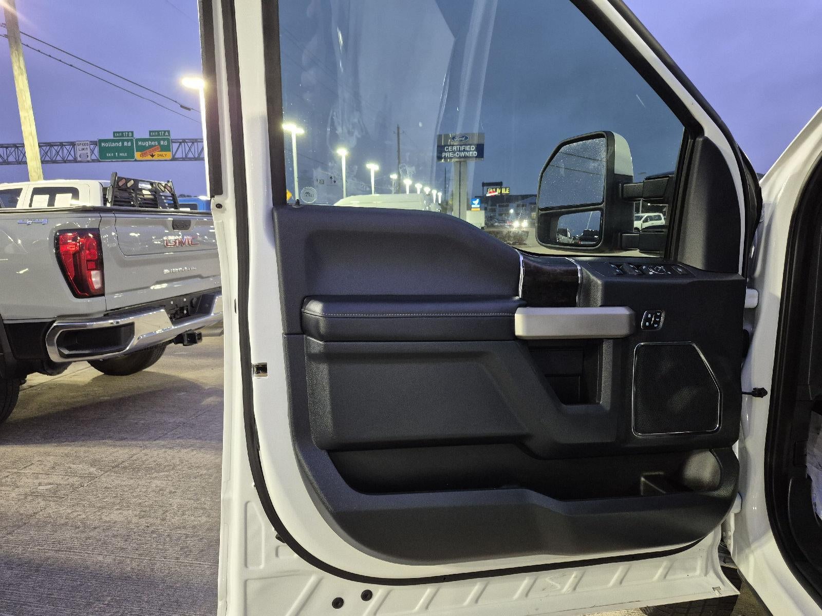 2022 Ford Super Duty F-250 SRW LARIAT