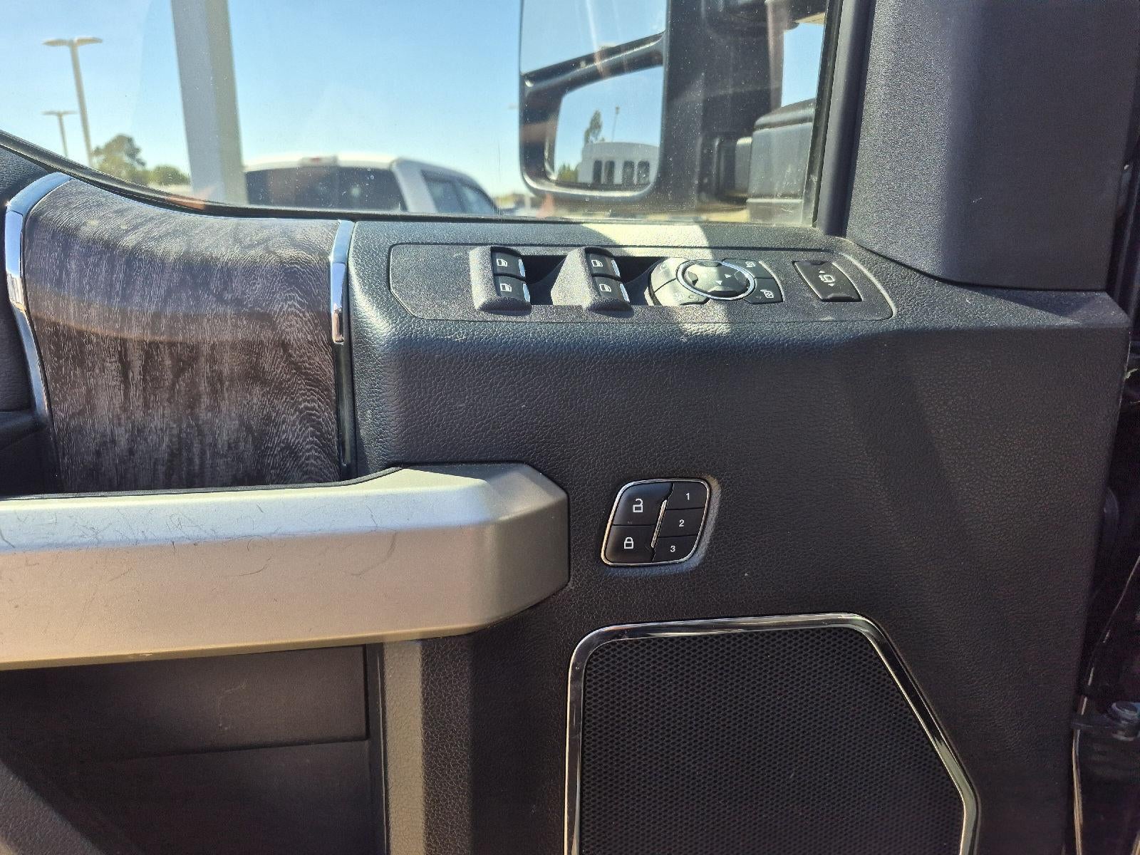 2017 Ford Super Duty F-250 Lariat