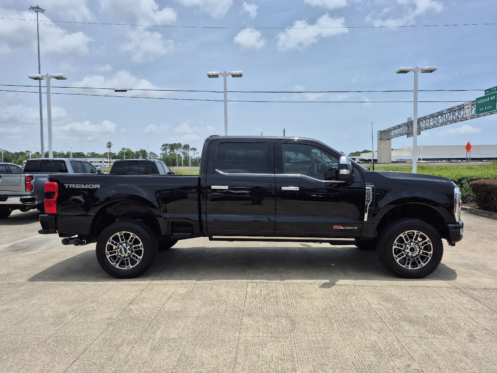 2025 Ford Super Duty F-250 SRW Platinum