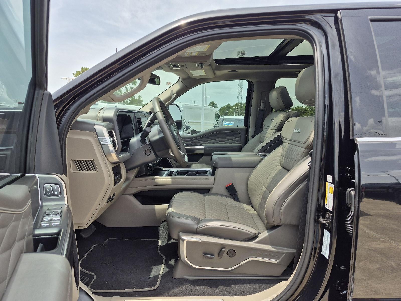 2025 Ford Super Duty F-250 SRW Platinum