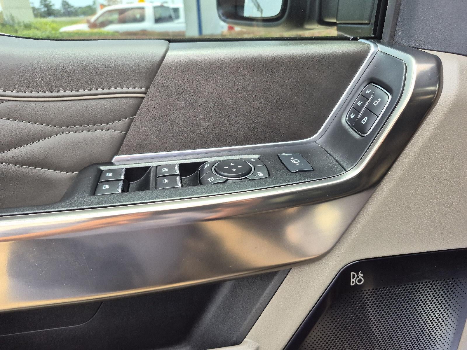 2025 Ford Super Duty F-250 SRW Platinum