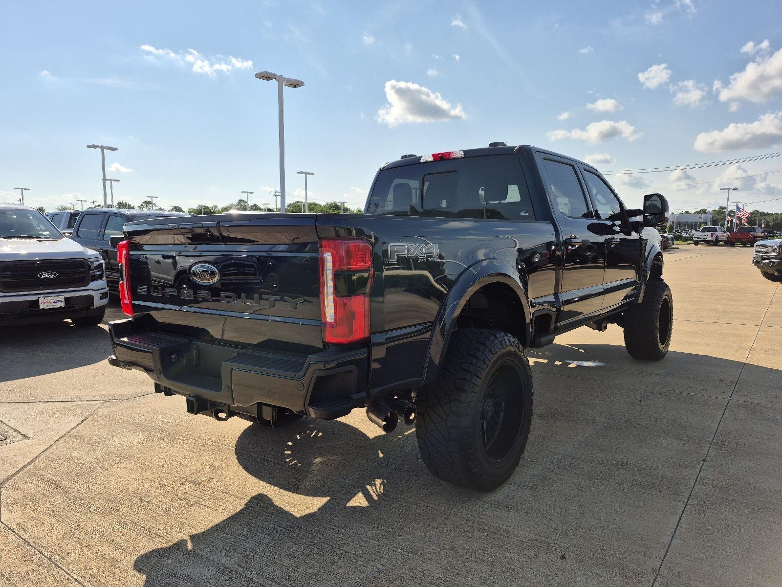 2025 Ford LIFTED Super Duty F-250 SRW LARIAT