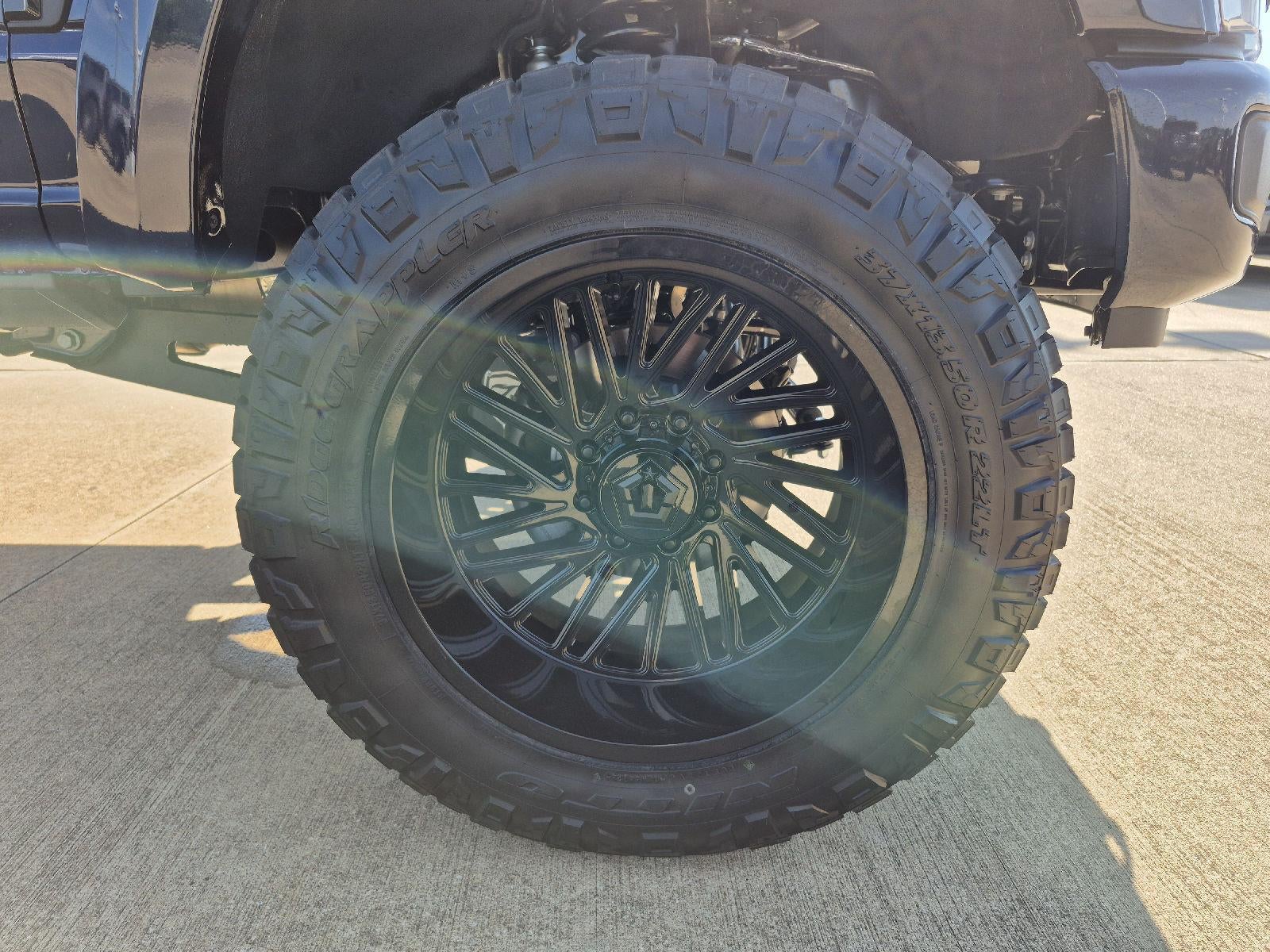 2025 Ford LIFTED Super Duty F-250 SRW LARIAT