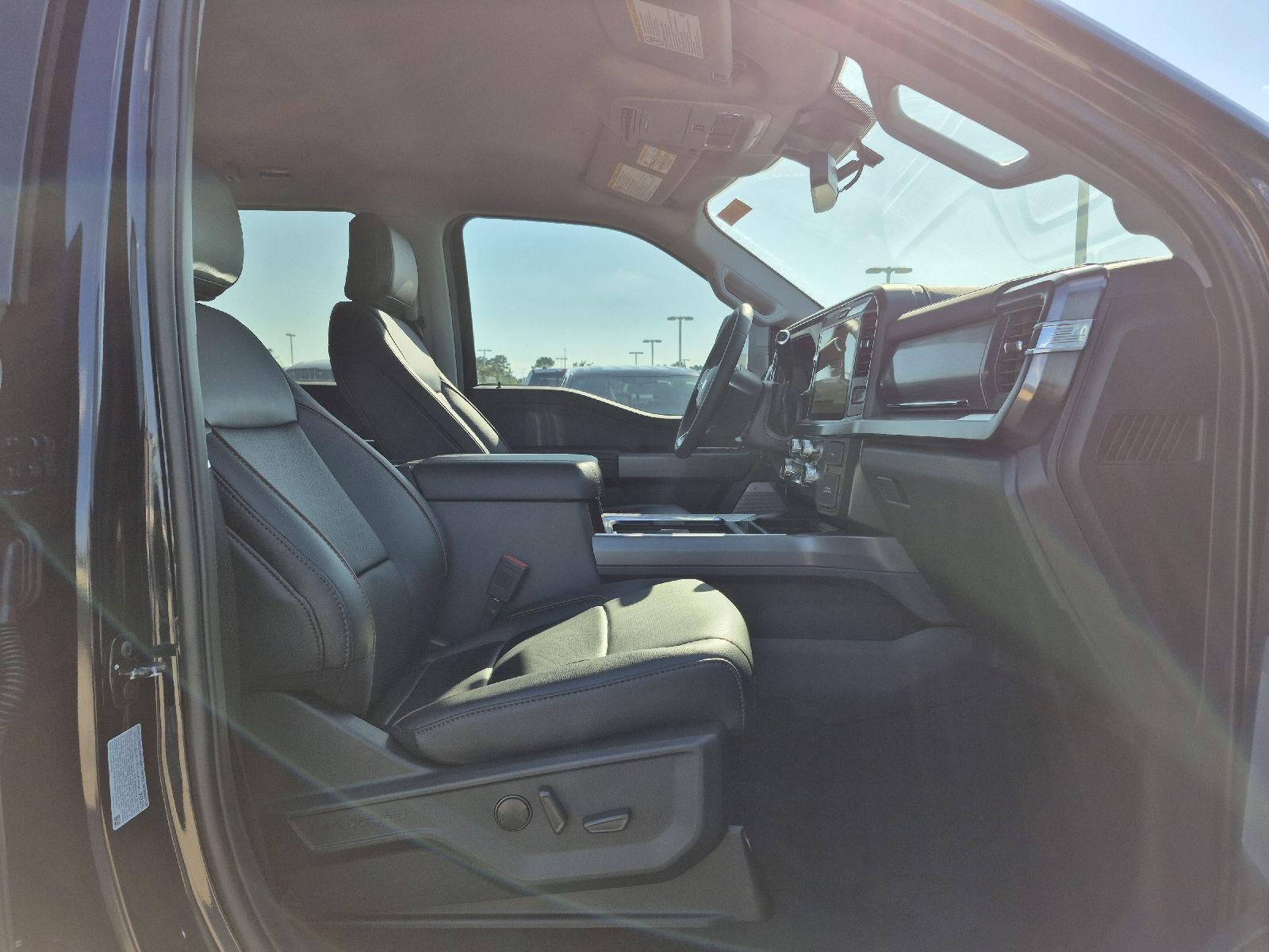 2025 Ford LIFTED Super Duty F-250 SRW LARIAT