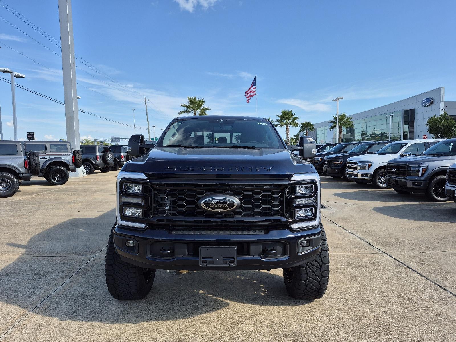 2025 Ford LIFTED Super Duty F-250 SRW LARIAT