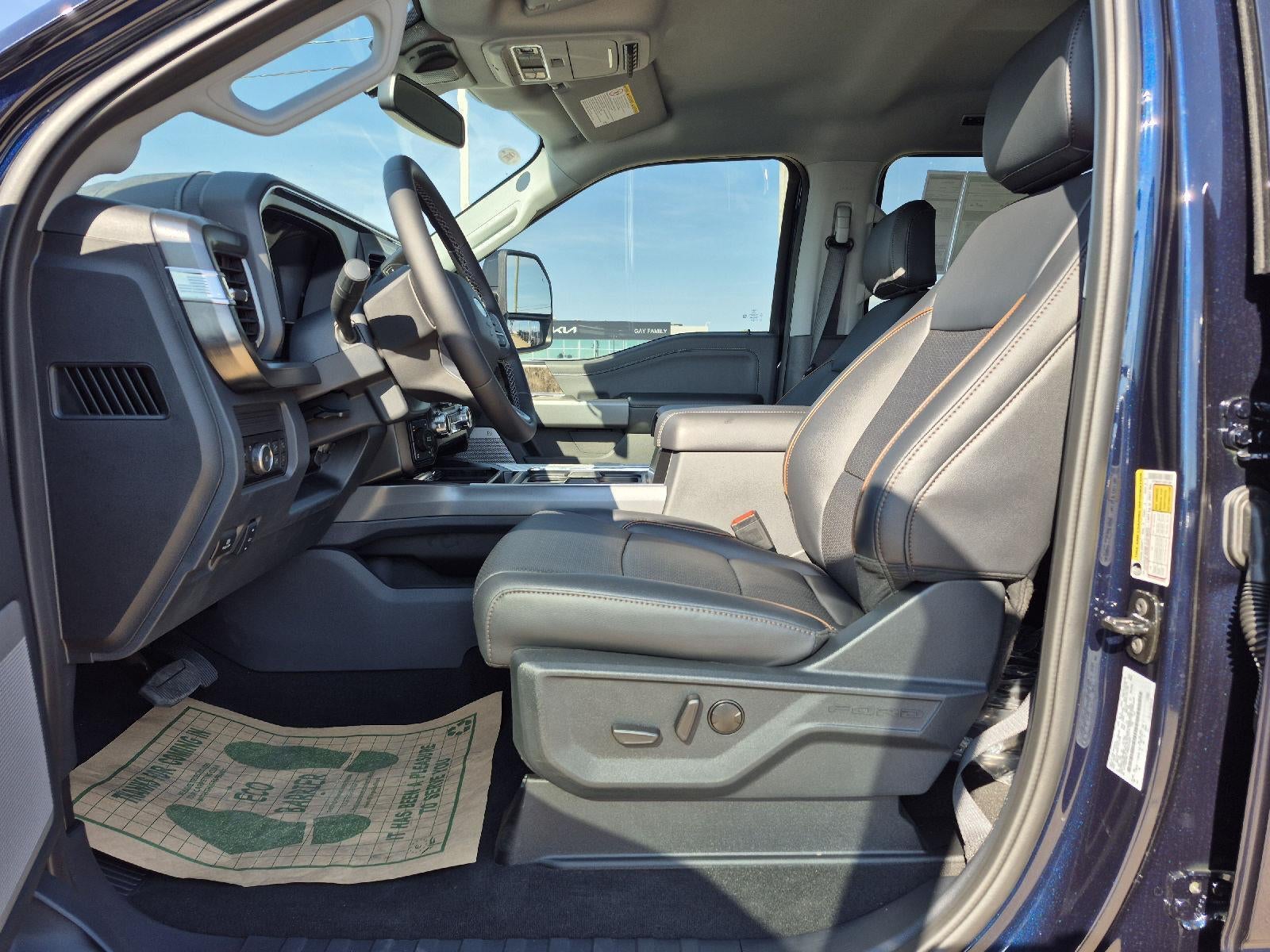 2025 Ford LIFTED Super Duty F-250 SRW LARIAT