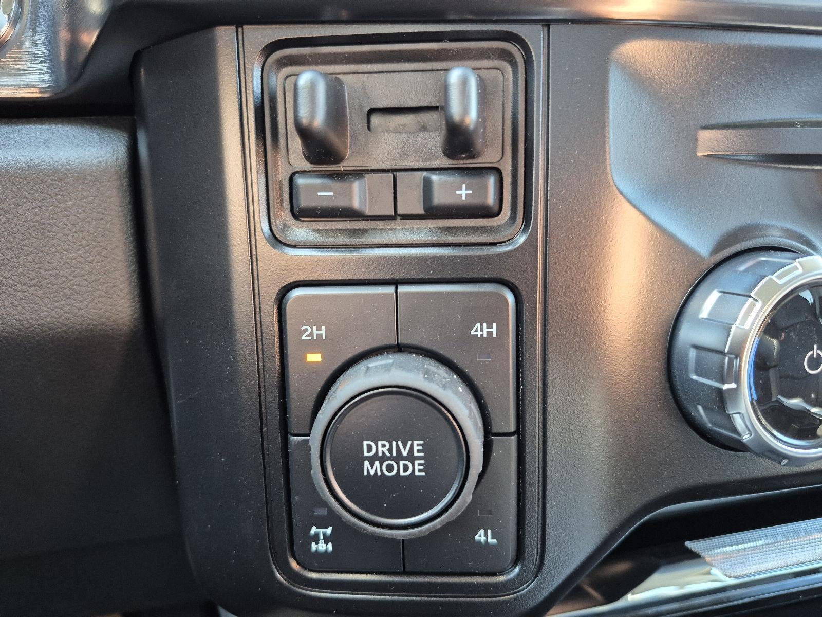 2025 Ford LIFTED Super Duty F-250 SRW LARIAT