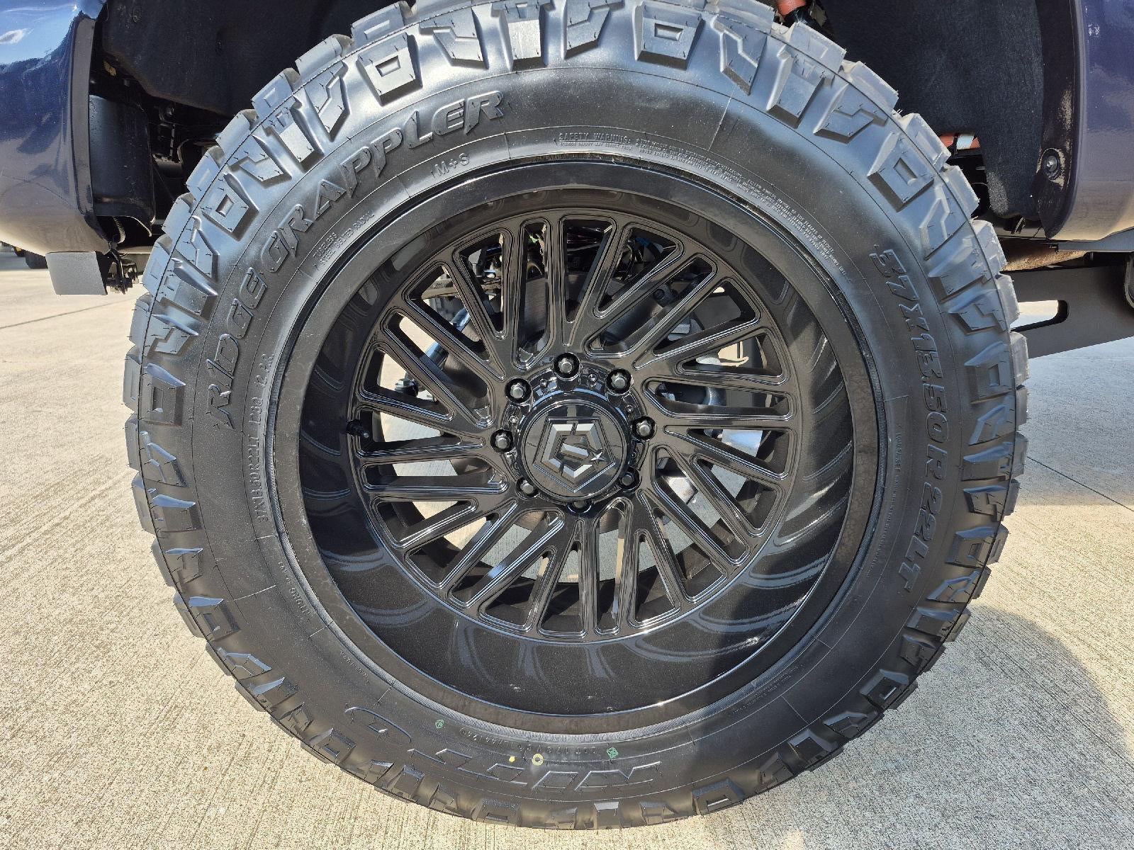 2025 Ford LIFTED Super Duty F-250 SRW LARIAT