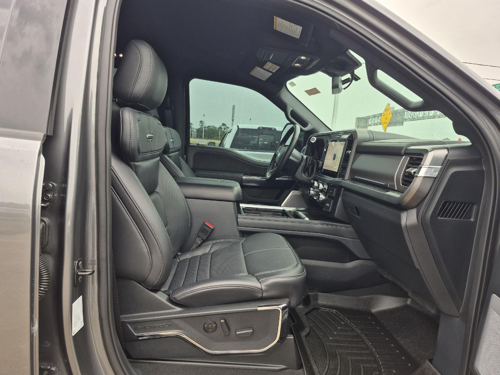 2025 Ford Super Duty F-350 Srw Platinum