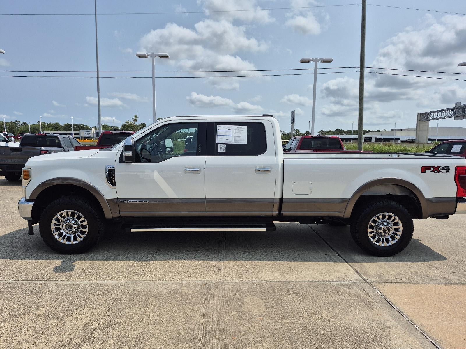2022 Ford Super Duty F-350 SRW LARIAT