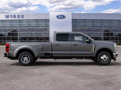 2027 Ford Super Duty F-350 DRW Lariat