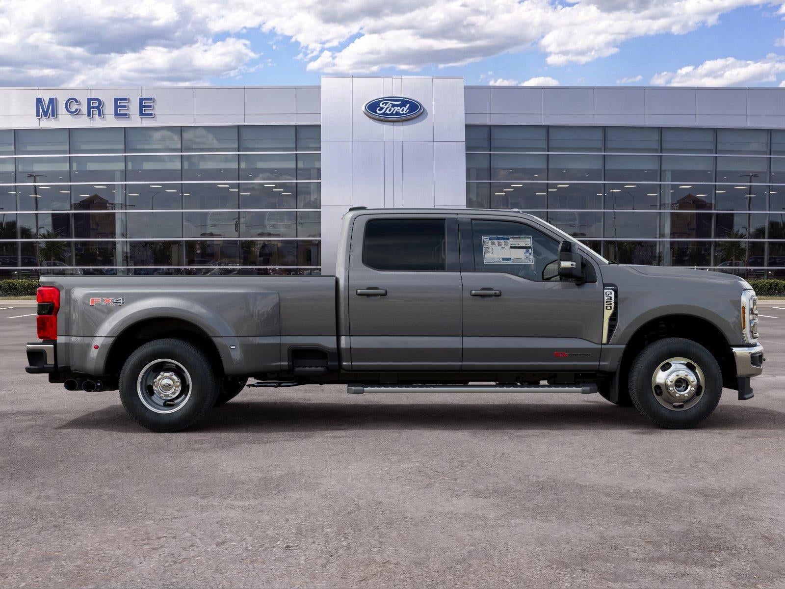 2027 Ford Super Duty F-350 DRW Lariat
