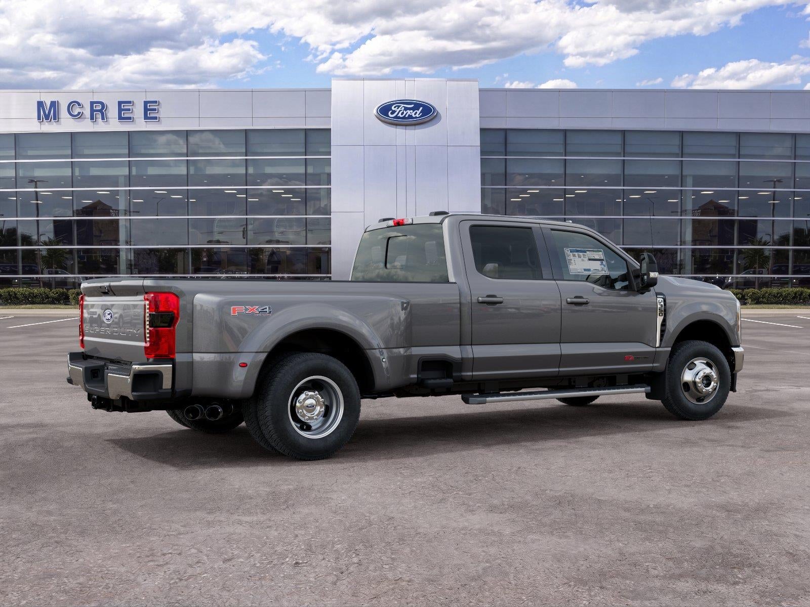 2027 Ford Super Duty F-350 DRW Lariat