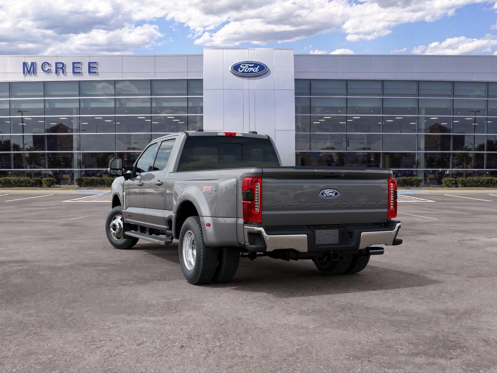 2027 Ford Super Duty F-350 DRW Lariat