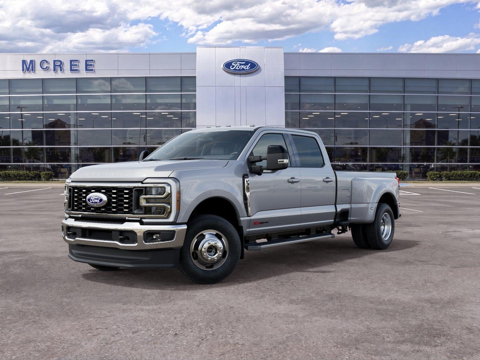 2027 Ford Super Duty F-350 DRW Lariat