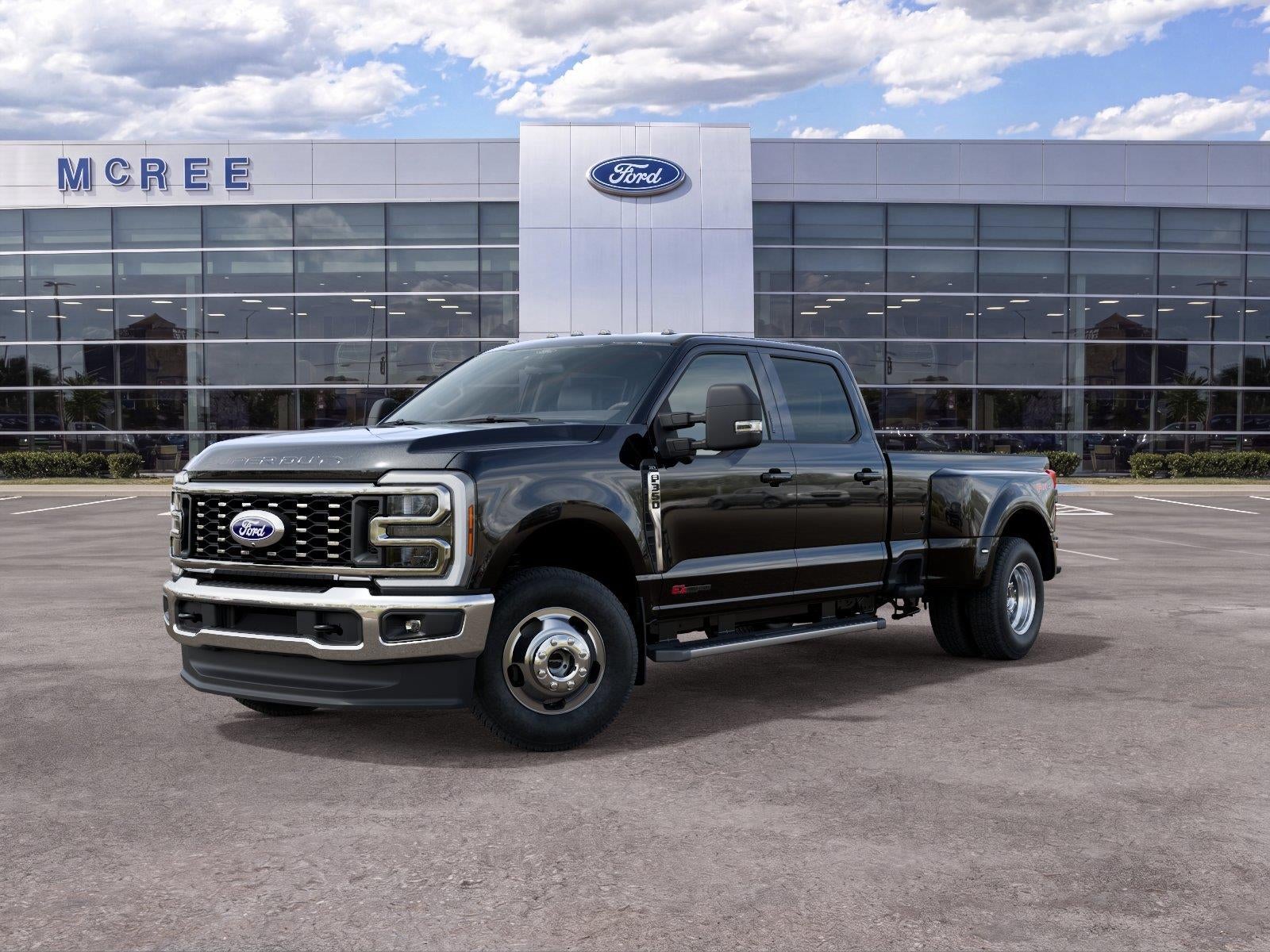 2027 Ford Super Duty F-350 DRW XLT