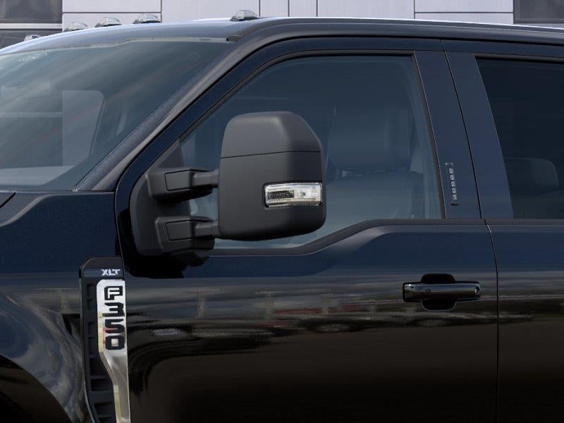 2027 Ford Super Duty F-350 DRW XLT