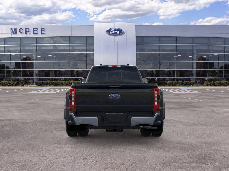 2026 Ford Super Duty F-350 DRW LARIAT