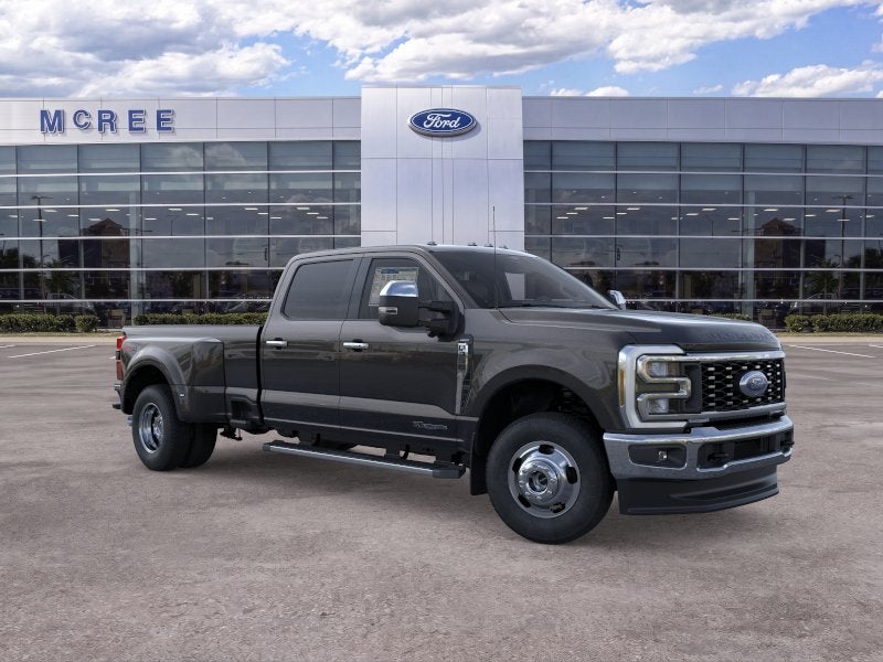 2026 Ford Super Duty F-350 DRW LARIAT