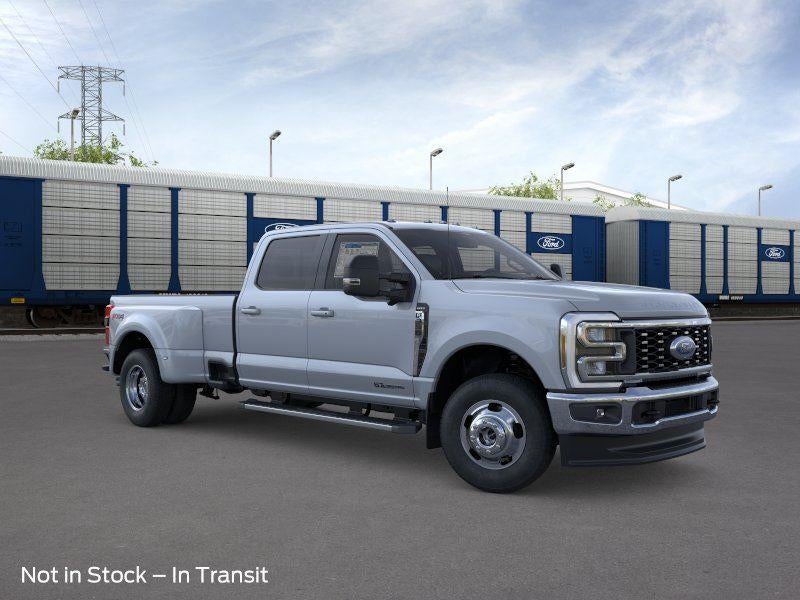 2026 Ford Super Duty F-350 DRW Lariat