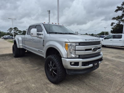 2017 Ford Super Duty F-350 DRW Lariat
