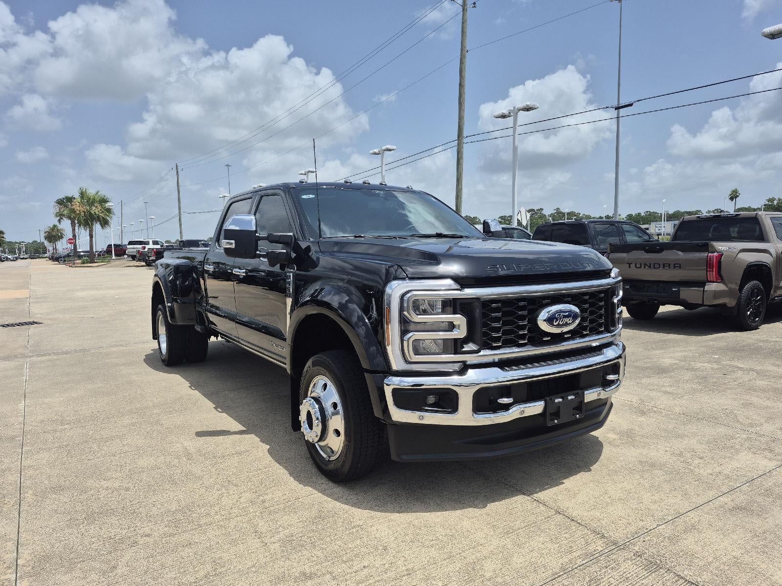 2024 Ford Super Duty F-450 DRW Lariat
