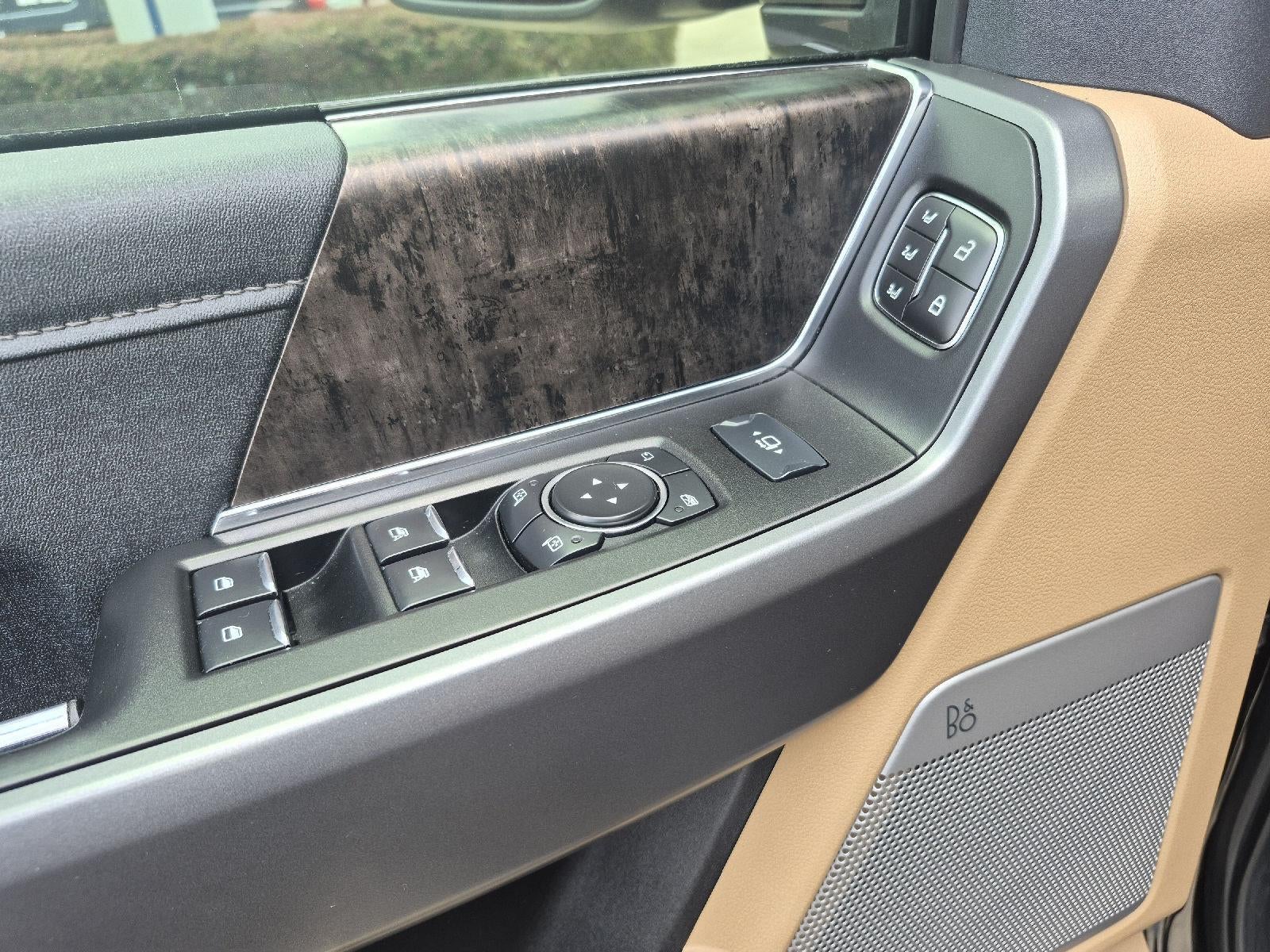 2024 Ford Super Duty F-450 DRW Lariat
