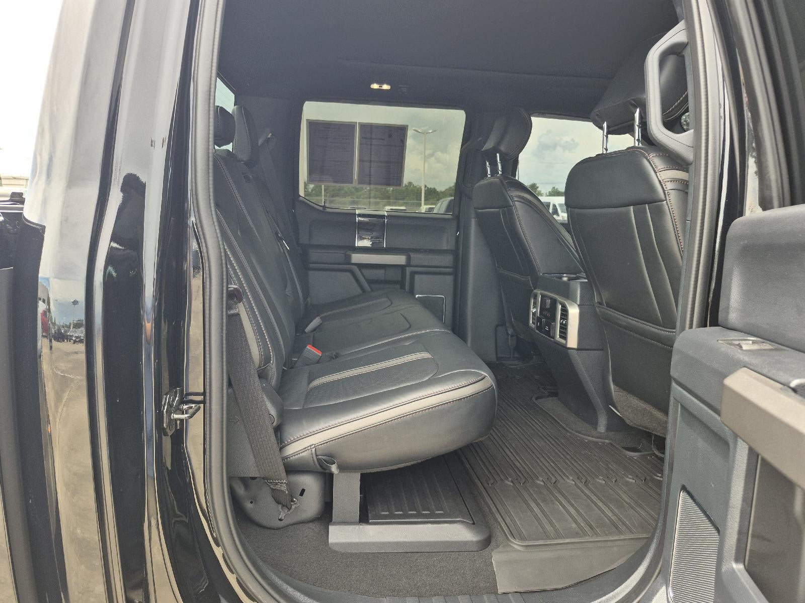 2022 Ford Super Duty F-450 DRW Platinum